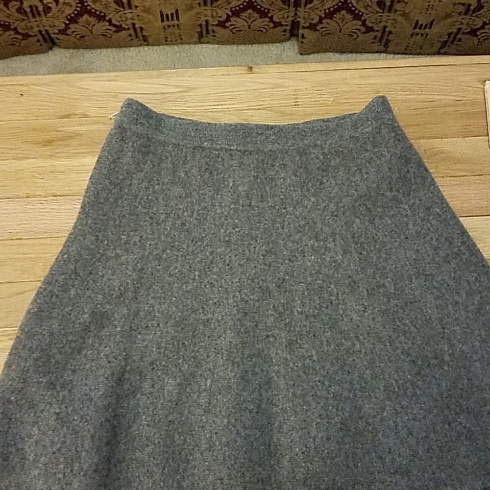 🌼Tahari Wool Skirt